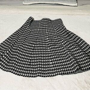 Size L Max Studio Mini Houndstooth Skirt